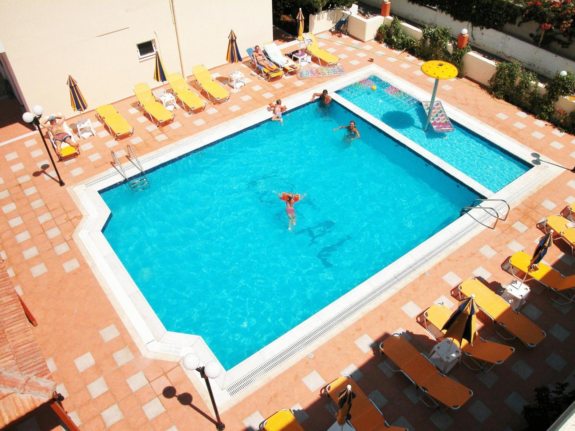 Ideal Hotel Kokkini Hani Bagian luar foto