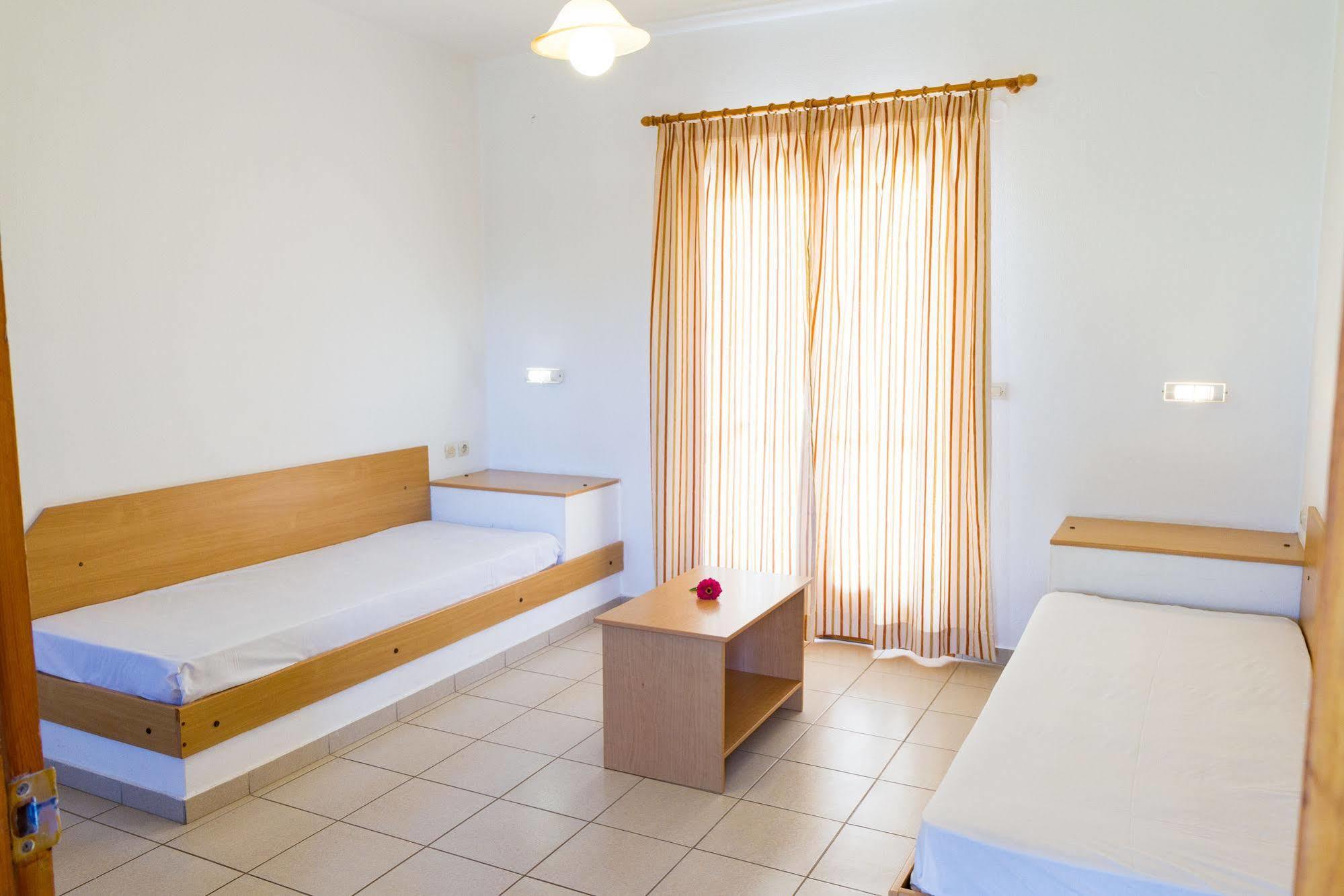 Ideal Hotel Kokkini Hani Bagian luar foto