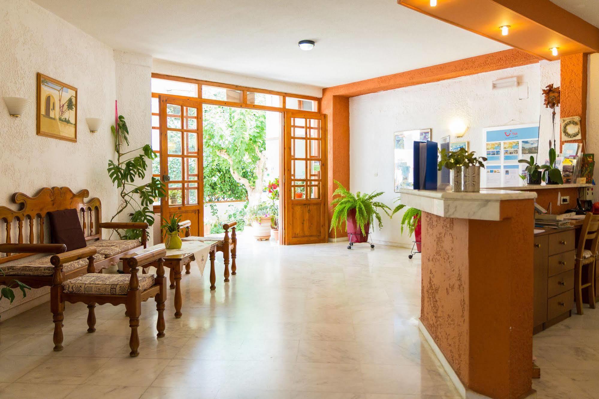 Ideal Hotel Kokkini Hani Bagian luar foto