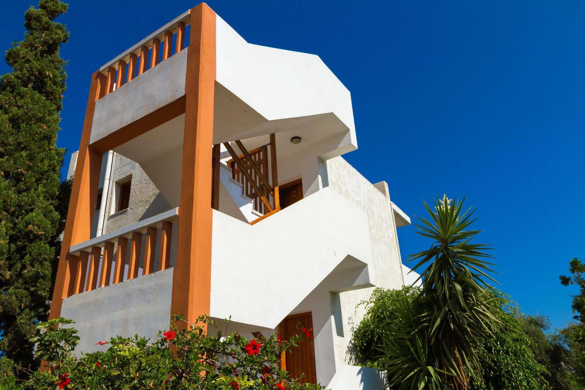Ideal Hotel Kokkini Hani Bagian luar foto